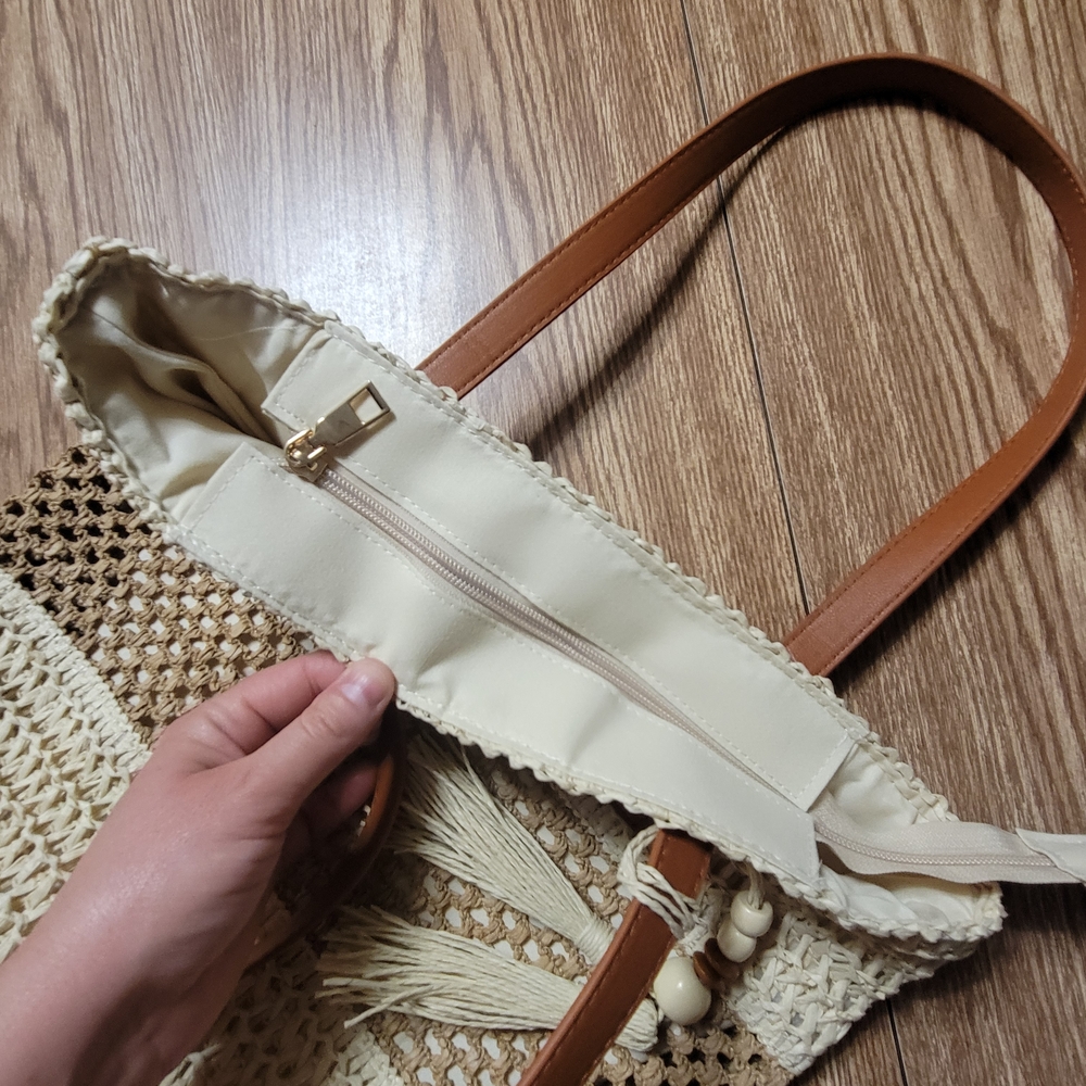 Neutral Straw Tote Bag with Tassel - Picture 4 of 7